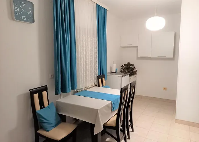 Bonem Studio Apartman Gradiska Апартаменты
